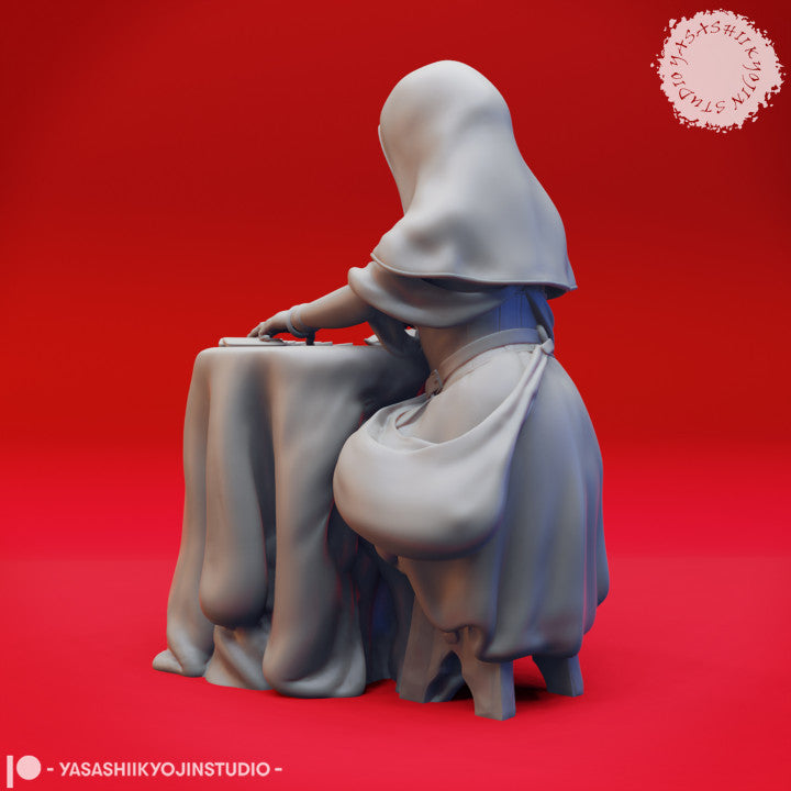 Vadoma - Fortune Teller - Seated