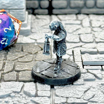 Deep Gnome (Svirfneblin) - Lantern